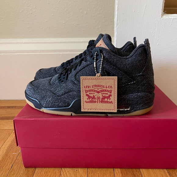 Jordan 4 Retro Levi’s Black (GS) - Size 6Y - Picture 5 of 10